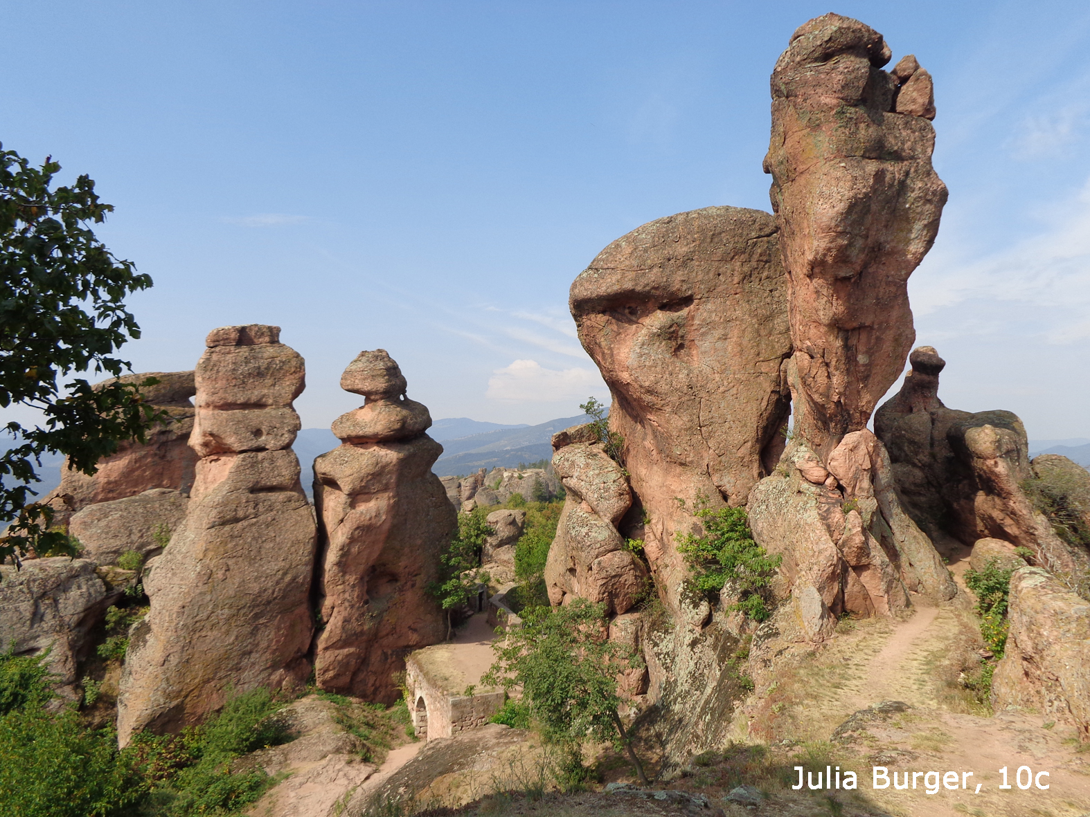 Julia Burger, 10c: „Felsen von Belogradchik, Bulgarien“  Julia Burger, 10c: „Felsen von Belogradchik, Bulgarien“