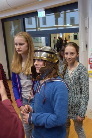 Ganz schön kleidsam, diese Helme!