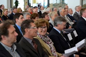 Ein freundlicher Blick zurück: Frau Jehl, die uns verließ, um Schulleiterin am Jakob-Brucker-Gymnasium zu werden.