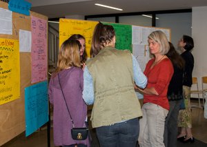 Die interessierten Besucher konnten sich vor der eigentlichen Premiere über die Entstehungsgeschichte des Films in einer Ausstellung informieren.