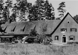 Die Luftwaffenbaracken des ehemaligen Deutschen Gymnasiums Weißenhorn, dessen Schüler und Lehrer komplett nach Marktoberdorf umzogen. Ein einmaliger Vorgang in der bayerischen Schulgeschichte.