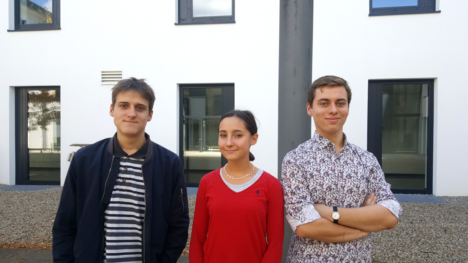 Unsere Schülersprecherin Laetitia Höllisch (9c) und ihre beiden Kollegen Simon Gemkow (links) und Alexander Heberlein (beide Q12)