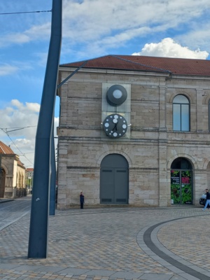 Horloge géante à Besançon | Riesige Pendeluhr in Besançon
